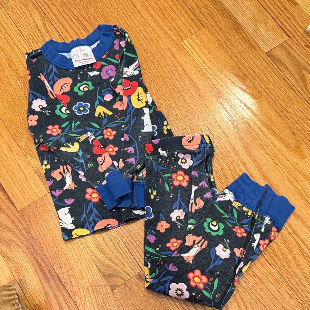 Hanna Andersson Navy Floral & Animal Print Pajama Set with Blue Cuffs